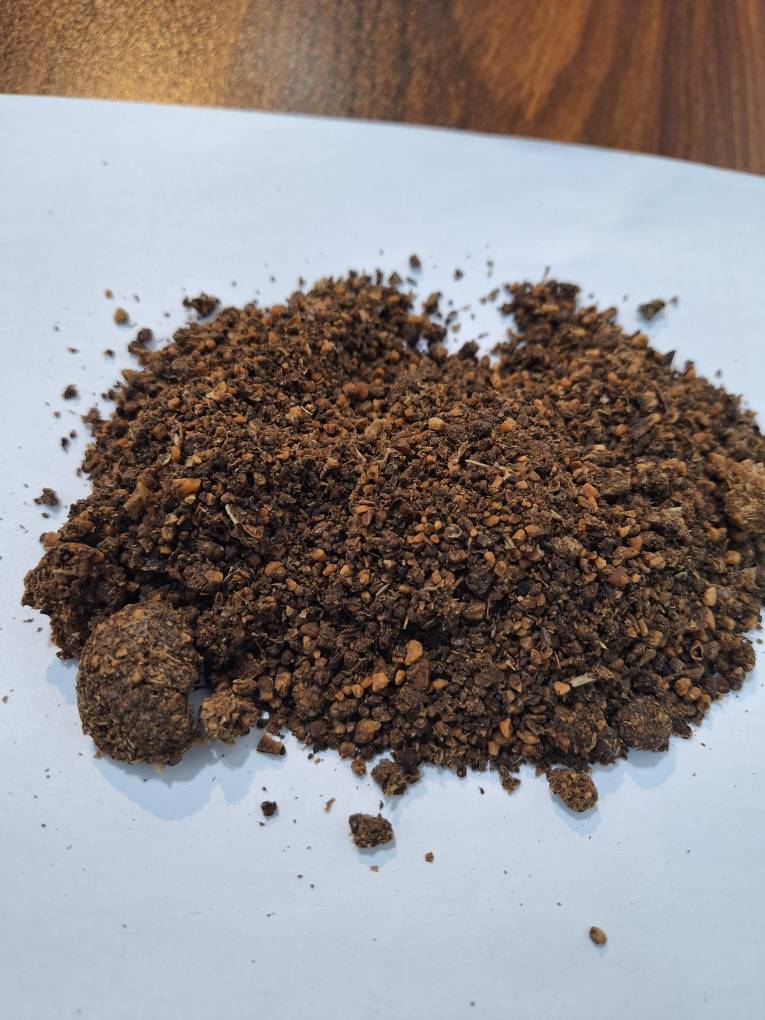 تفاله زیتون خشک شده